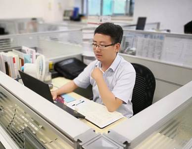 榜样的力量，雷火竞技app人身边的“优秀共产党员”