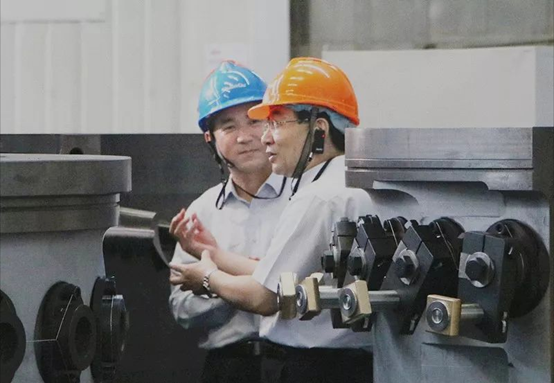 陕西省委书记、省人大常委会主任胡和平一行莅临雷火竞技app“话转型”“谈发展”